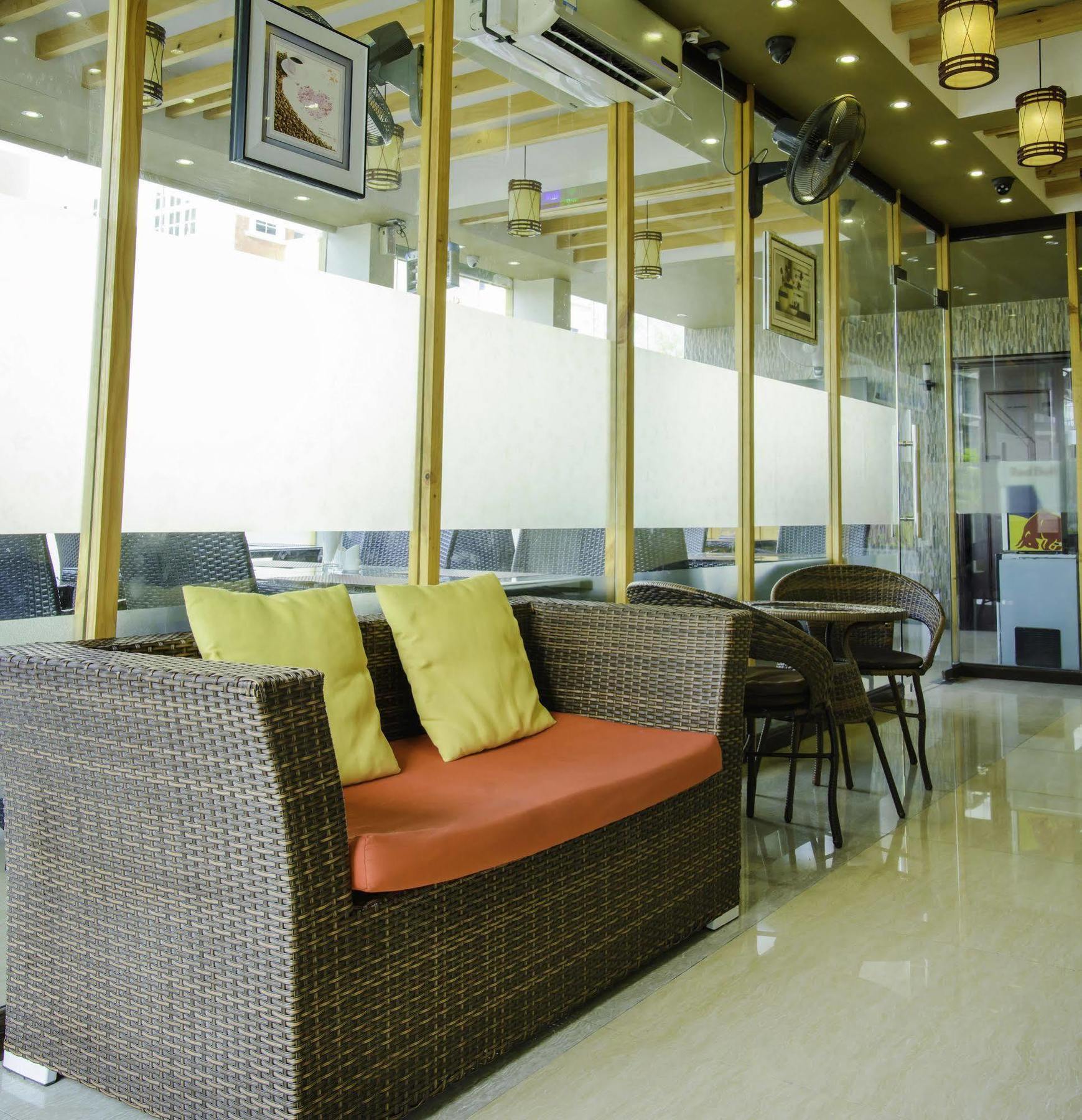 Clear Sky Inn Hulhumalé Extérieur photo
