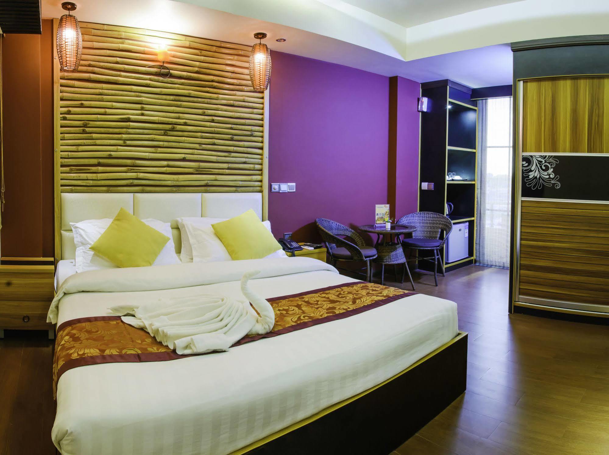 Clear Sky Inn Hulhumalé Extérieur photo