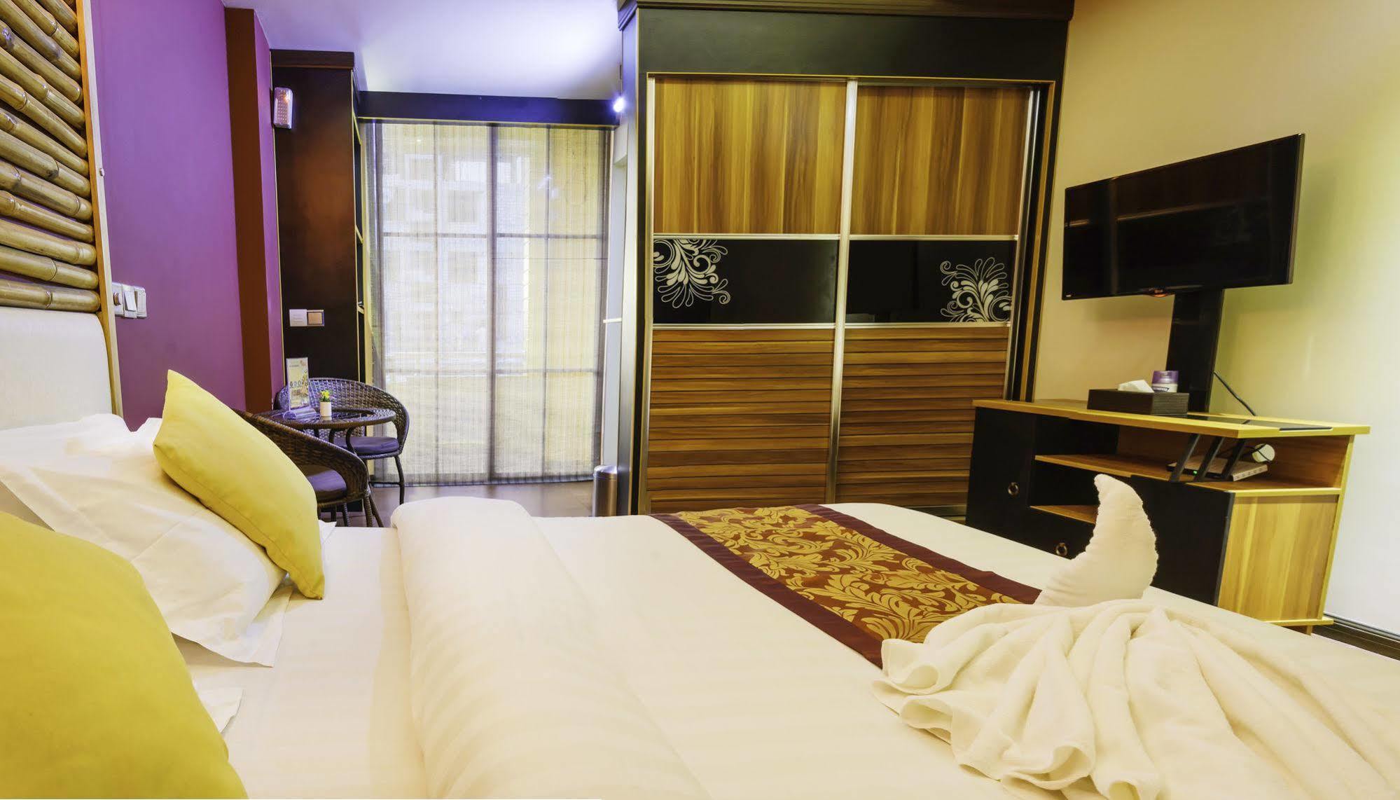 Clear Sky Inn Hulhumalé Extérieur photo