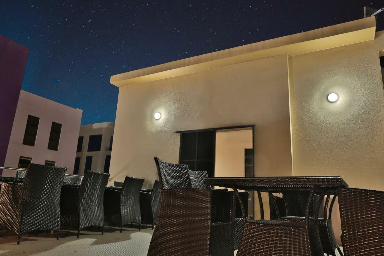 Clear Sky Inn Hulhumalé Extérieur photo