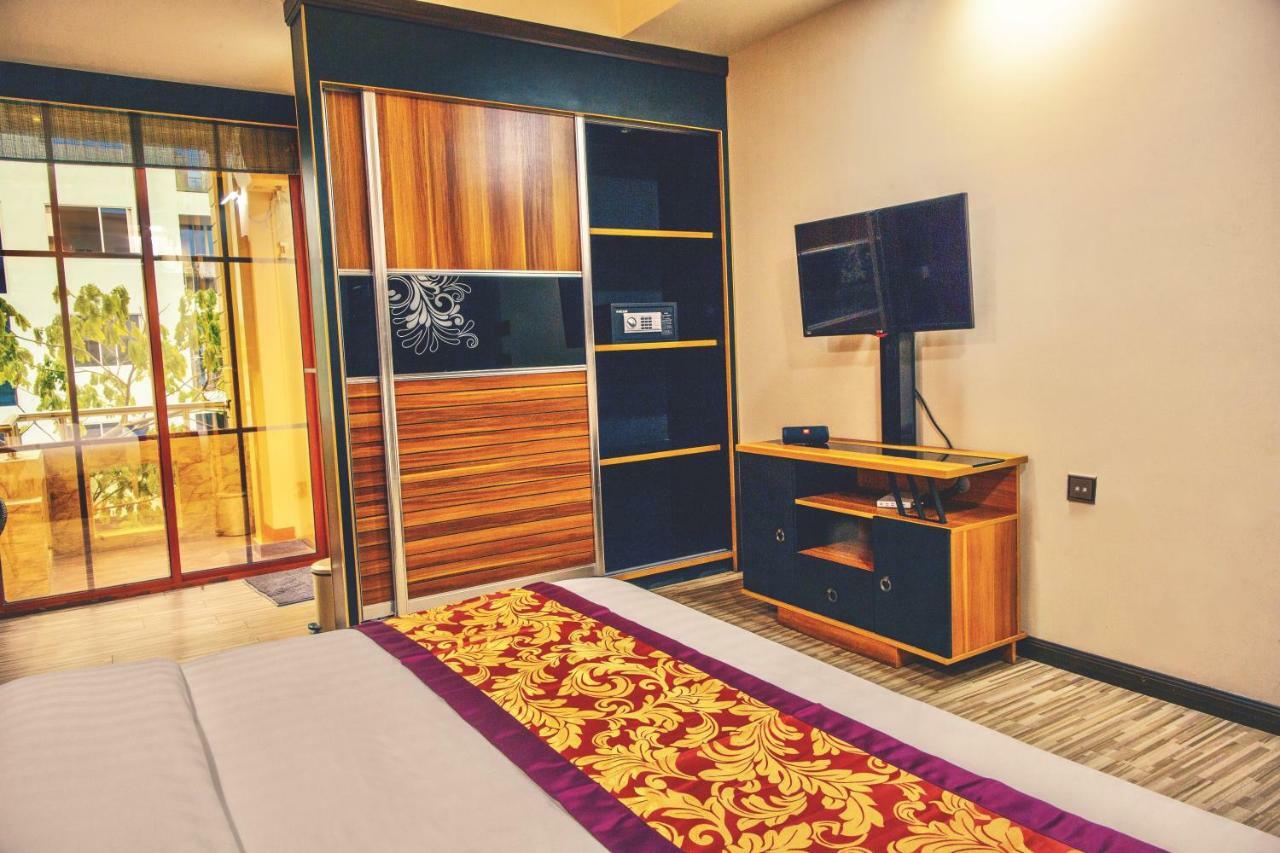Clear Sky Inn Hulhumalé Extérieur photo